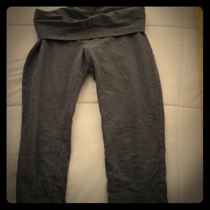 Cropped yoga pants